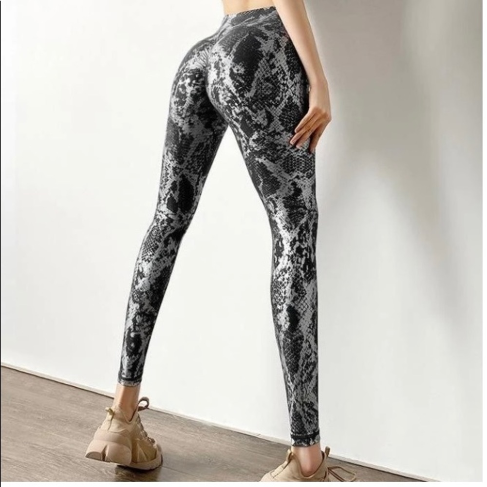 Astoria Luxe Metallic